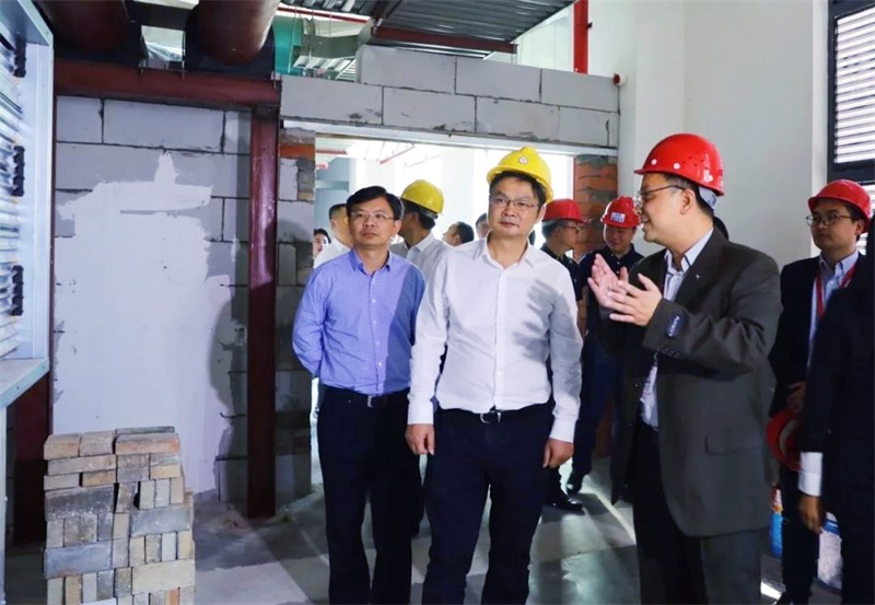 Wu Xinwei, deputy secretary of the Liuyang Municipal Party Committee and Mayor, and his entourage investigated the Qitai Sensing IoT Industrial Park project